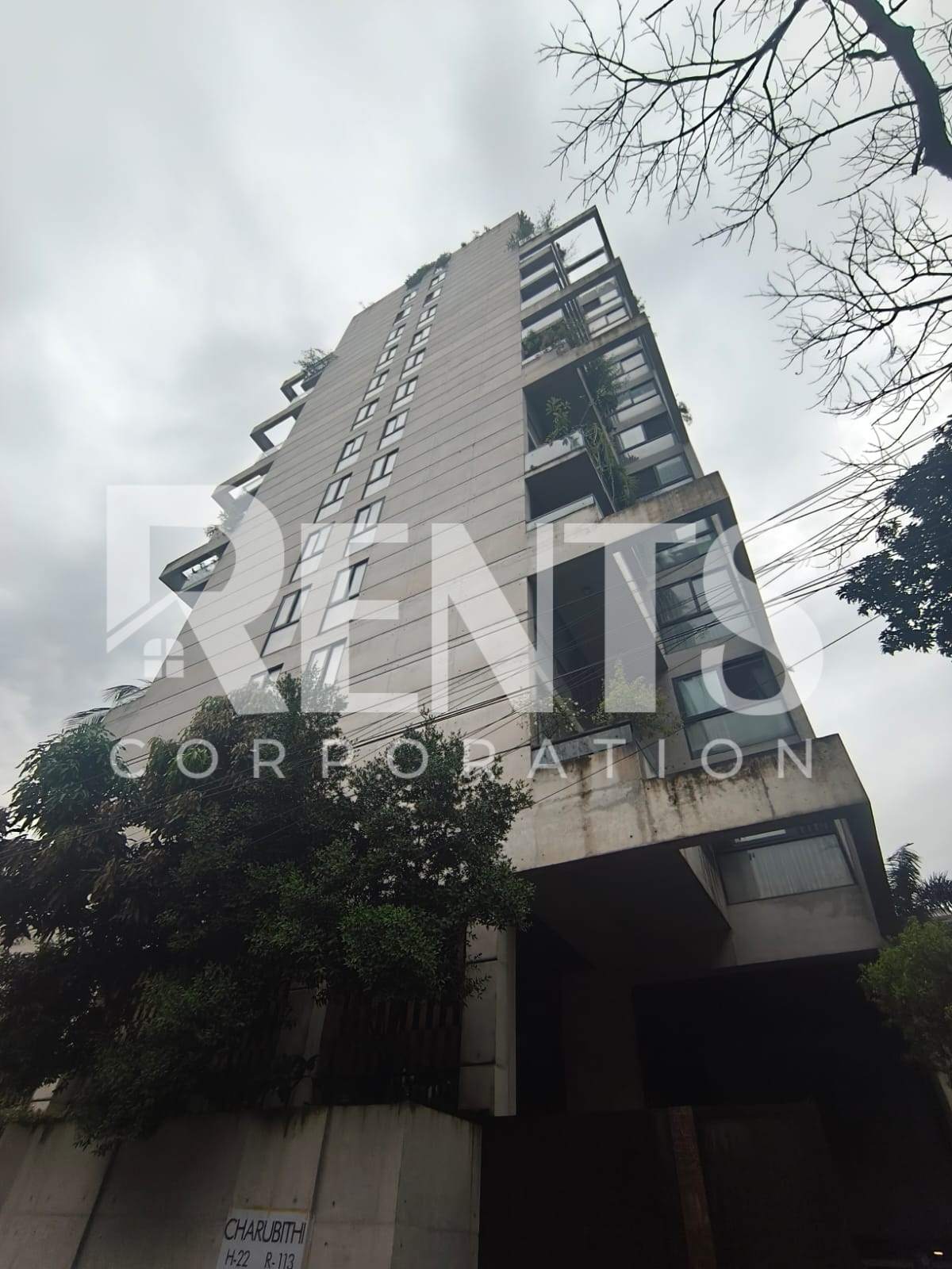 Villa on Hollywood Boulevard