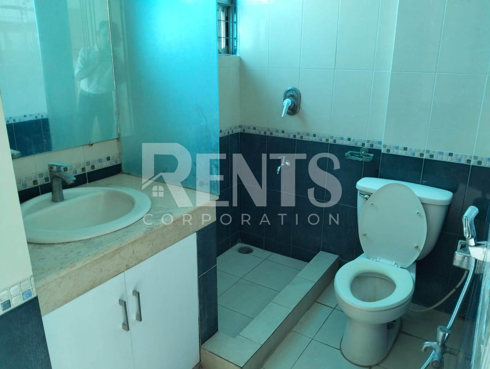 Villa on Hollywood Boulevard