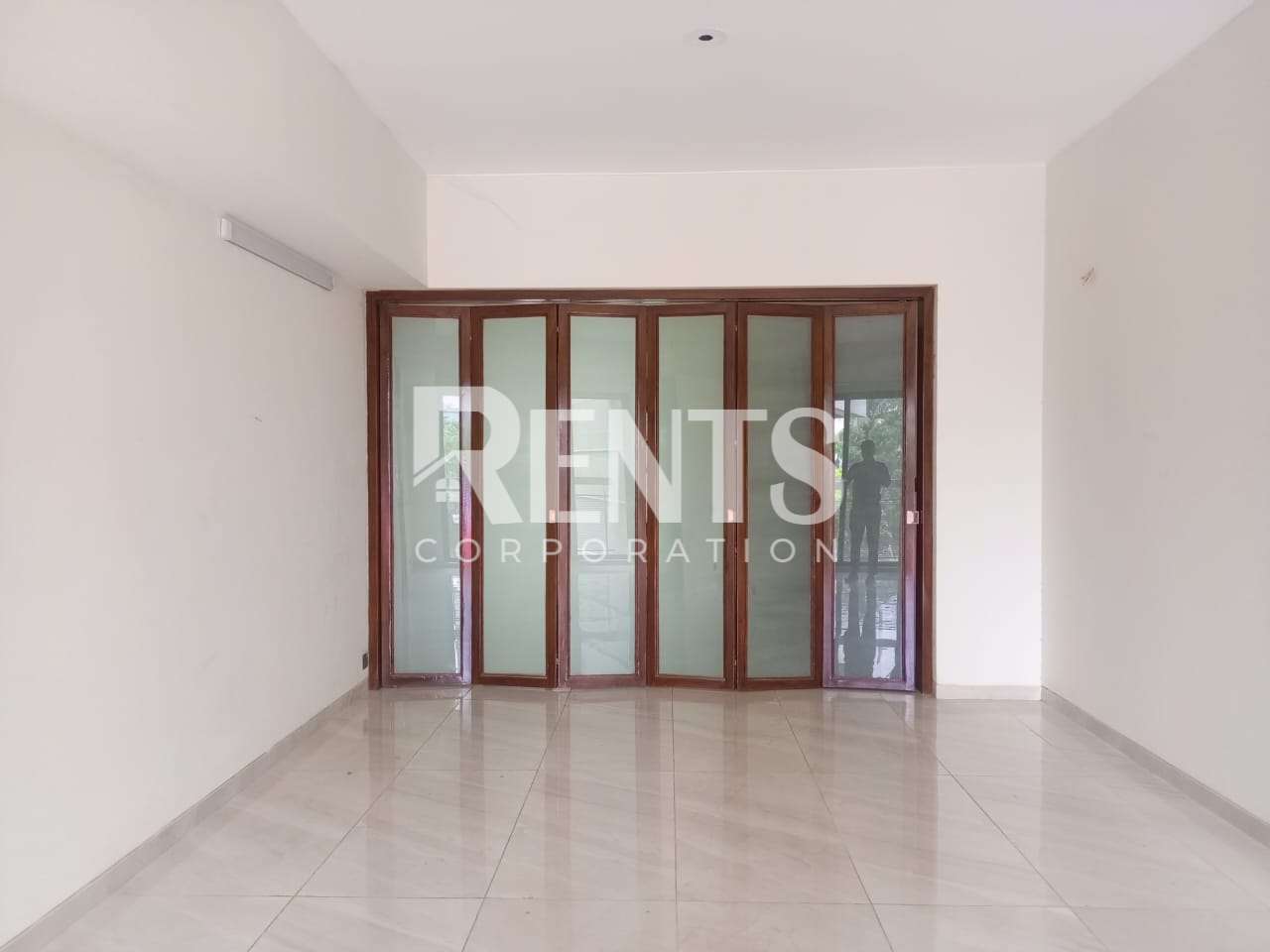 Villa on Hollywood Boulevard