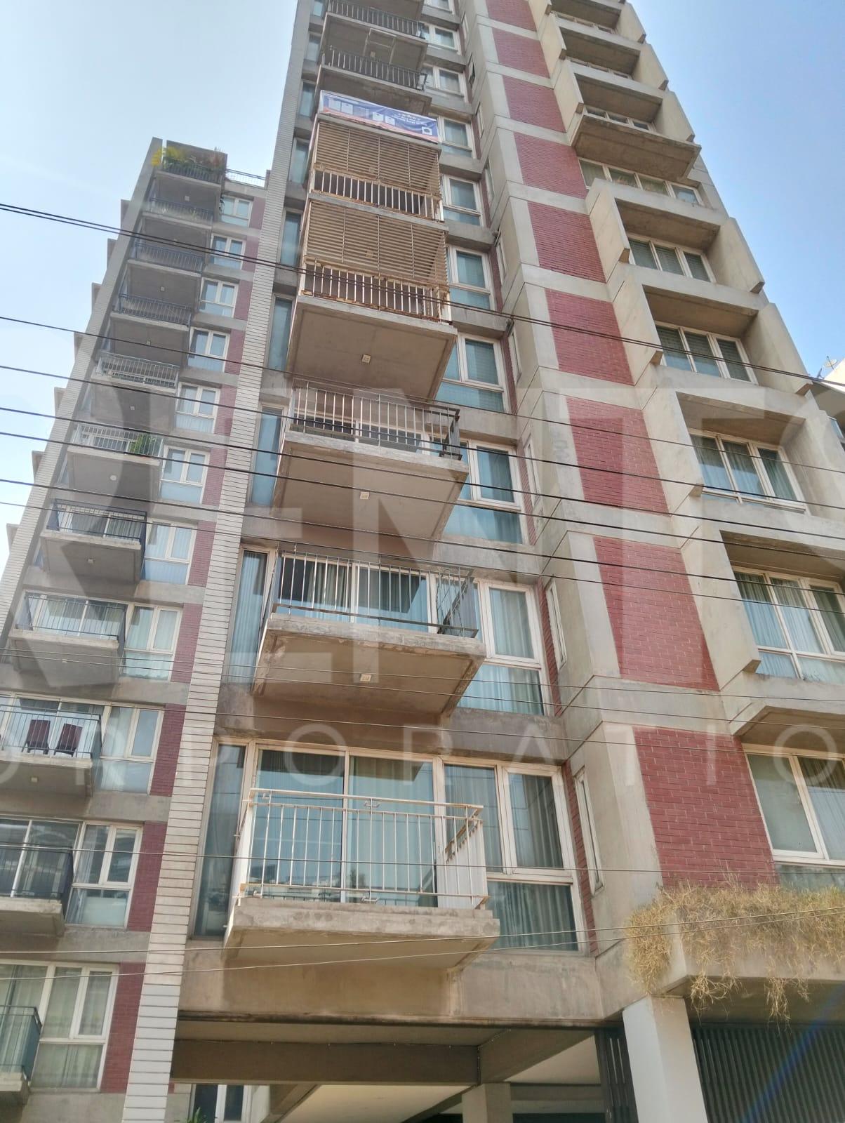 Villa on Hollywood Boulevard