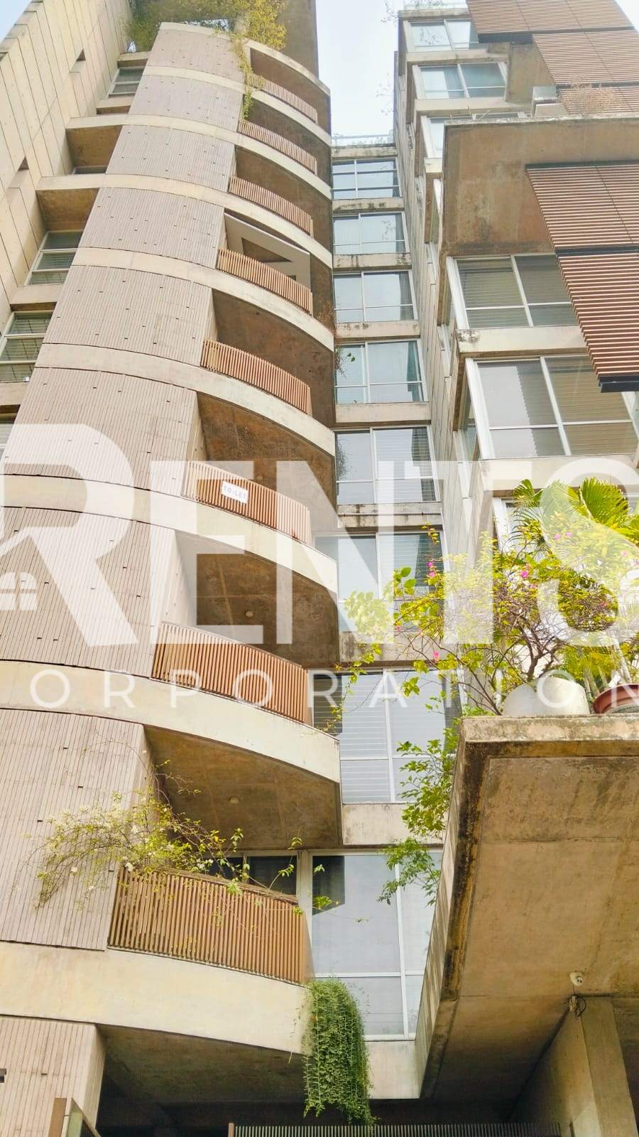 Villa on Hollywood Boulevard