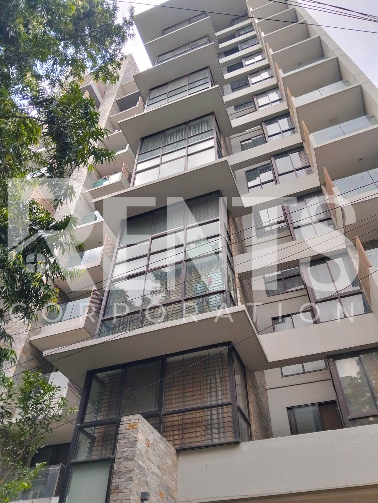 Villa on Hollywood Boulevard