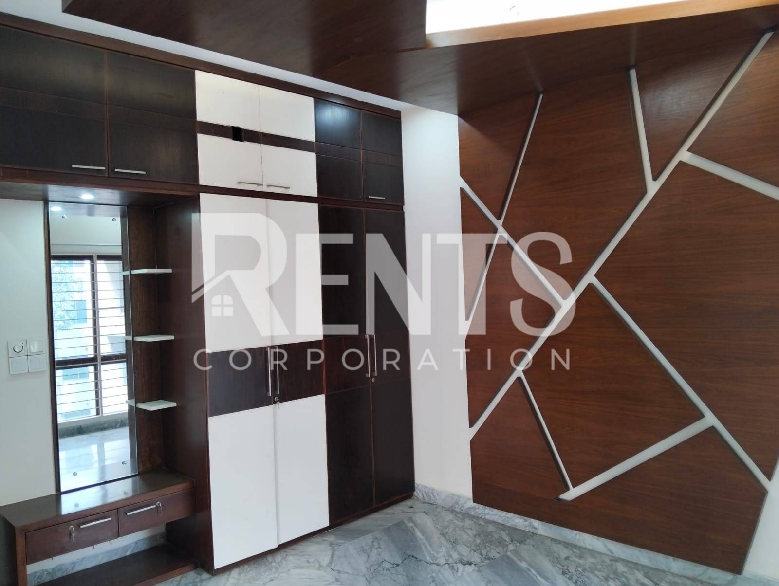 Villa on Hollywood Boulevard